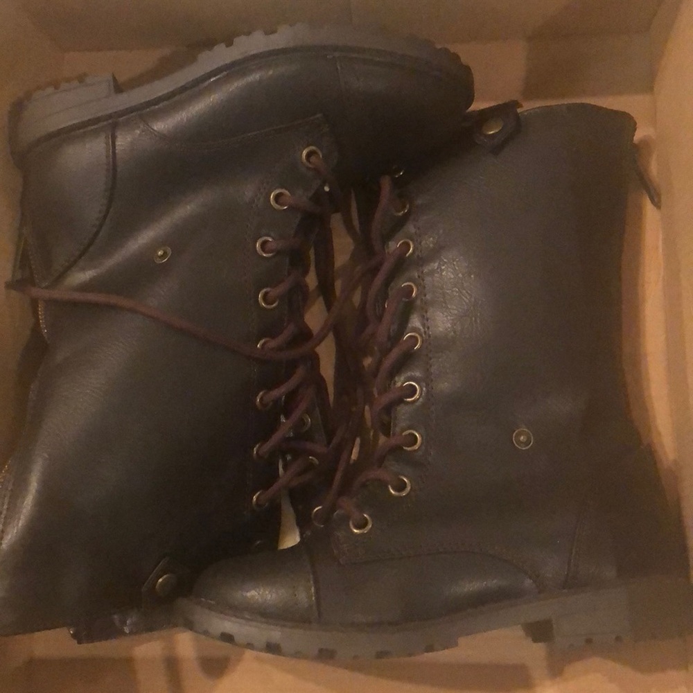 Girls boots